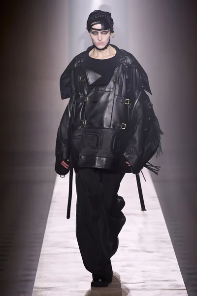 Look 23